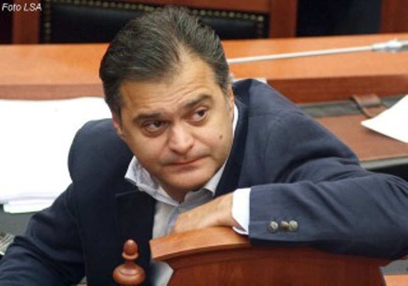 Zëdhënsja e partisë me padron “Kryeministrin e Jugut” sulmon Blushin Zëdhënsja e partisë me padron “Kryeministrin e Jugut” sulmon Blushin