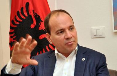Nishani lëshon alarmin: Po bëhet përgjim ilegal, të veprojë prokuroria Nishani lëshon alarmin: Po bëhet përgjim ilegal, të veprojë prokuroria