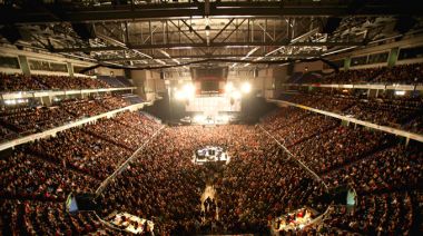 Pas ndeshjes alarm për bombë në Hanover, evakuohet arena muzikore Pas ndeshjes alarm për bombë në Hanover, evakuohet arena muzikore