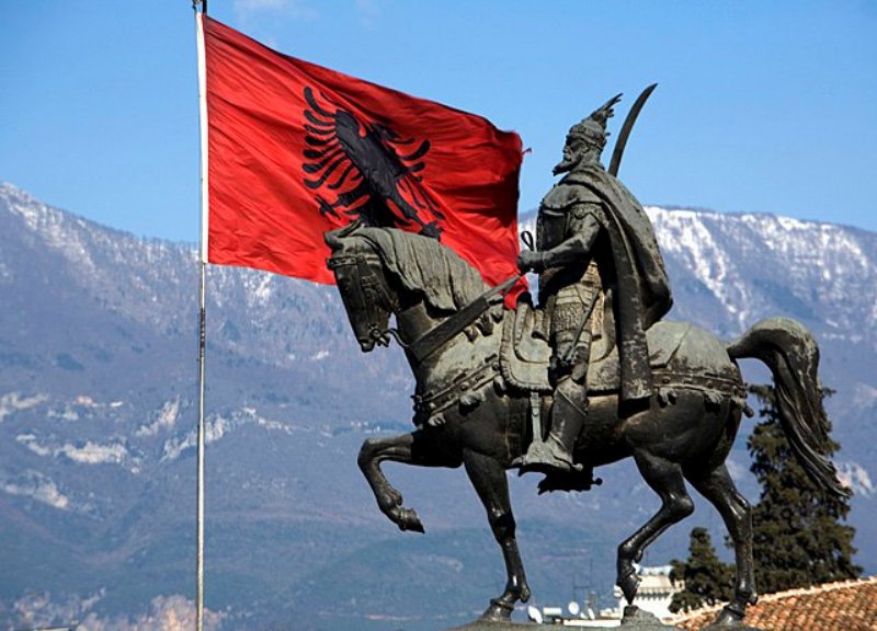 Federata e Shoqatave Shqiptare në Greqi uron shqiptarët për festat kombëtare Federata e Shoqatave Shqiptare në Greqi uron shqiptarët për festat kombëtare