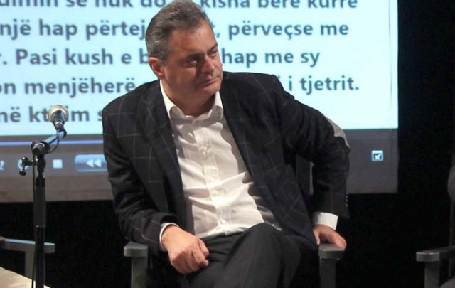 Blushi: Shqiptarët besojnë politikanë të vdekur. Partitë janë kthyer në Ndërmarrje, duhet ndryshim Blushi: Shqiptarët besojnë politikanë të vdekur. Partitë janë kthyer në Ndërmarrje, duhet ndryshim