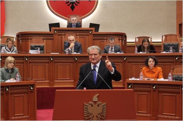 “Byroja e Hetimit”, Berisha: Rama e bllokon dhe thotë s’më lë Manjani. Po ç’Kryeministër je? “Byroja e Hetimit”, Berisha: Rama e bllokon dhe thotë s’më lë Manjani. Po ç’Kryeministër je?