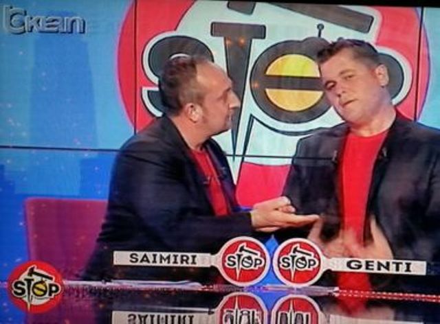 Kamera e fshehtë në “Stop” të Sajmir Kodrës: 3 mijë euro për një licencë Kamera e fshehtë në “Stop” të Sajmir Kodrës: 3 mijë euro për një licencë