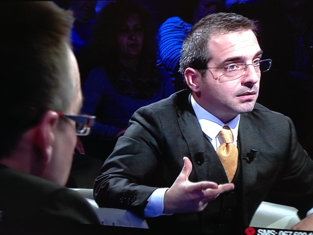 Ministri që ngatërrohet me shifrat e veta Ministri që ngatërrohet me shifrat e veta