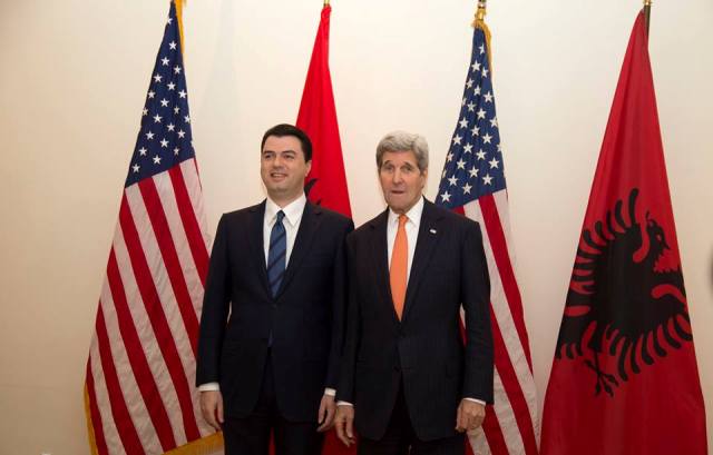 Lulzim Basha sqaron se çfarë foli me Sekretarin Amerikan të Shtetit Lulzim Basha sqaron se çfarë foli me Sekretarin Amerikan të Shtetit