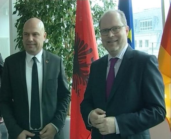 Christian Lange: Reforma në drejtësi, dialog politik dhe konsensus Christian Lange: Reforma në drejtësi, dialog politik dhe konsensus