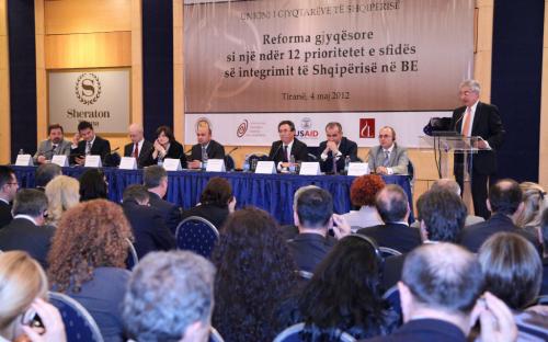 Gjyqtarët i përgjigjen ministrit Tahiri Gjyqtarët i përgjigjen ministrit Tahiri