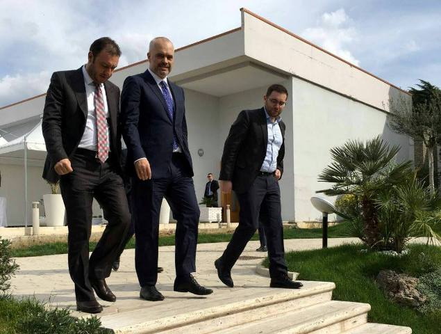 Tauland Balla: “Mes Partisë dhe Shqipërisë, zgjedh Partinë!” Tauland Balla: “Mes Partisë dhe Shqipërisë, zgjedh Partinë!”