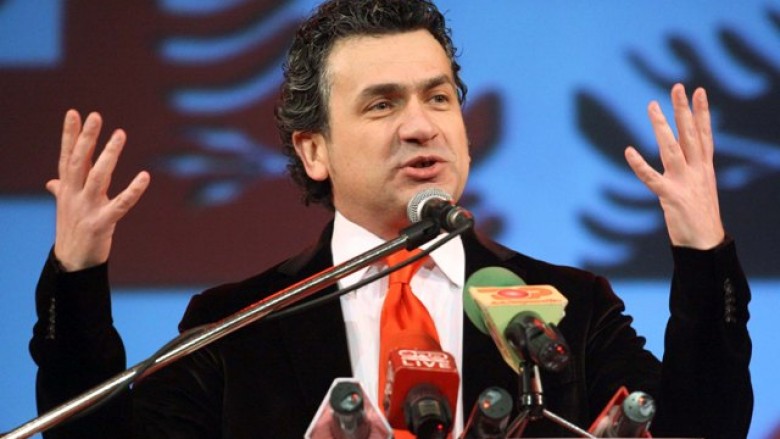 Kreshnik Spahiu: Ben Blushi, zbrit nga Titaniku dhe lëre kapitenin të mbytet! Kreshnik Spahiu: Ben Blushi, zbrit nga Titaniku dhe lëre kapitenin të mbytet!