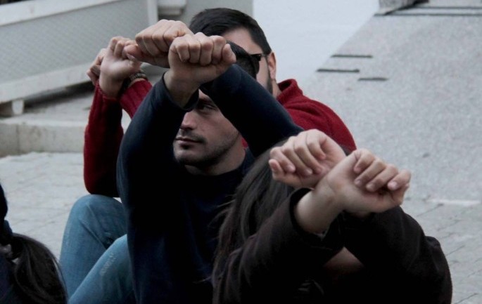 Vezët kundër Edi Ramës “pjellin” akuza penale për aktivistët e majtë Vezët kundër Edi Ramës “pjellin” akuza penale për aktivistët e majtë