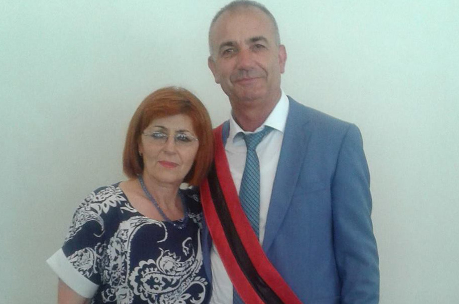 Videoskandali/ Bashkëshortja i tha Shukriut: Ngrije kokën lart! Do më kesh deri në vdekje! Videoskandali/ Bashkëshortja i tha Shukriut: Ngrije kokën lart! Do më kesh deri në vdekje!