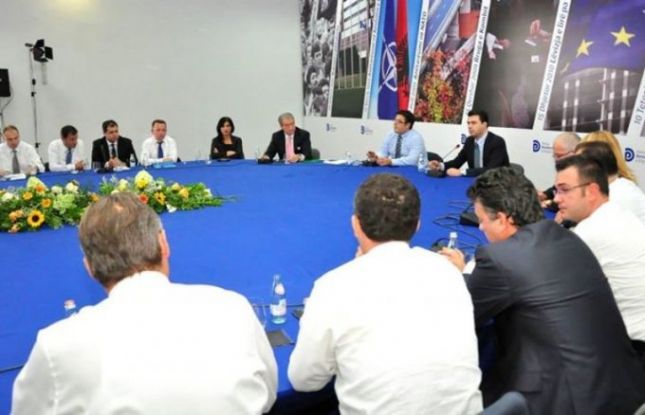 Sot vendimi i PD: Mbledhje urgjente e grupit parlamentar Sot vendimi i PD: Mbledhje urgjente e grupit parlamentar