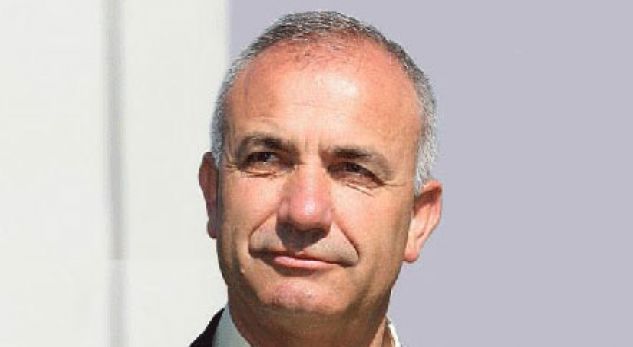 Xhelili në burg: Nishani dekreton zgjedhjet e reja në Bashkinë e Dibrës Xhelili në burg: Nishani dekreton zgjedhjet e reja në Bashkinë e Dibrës