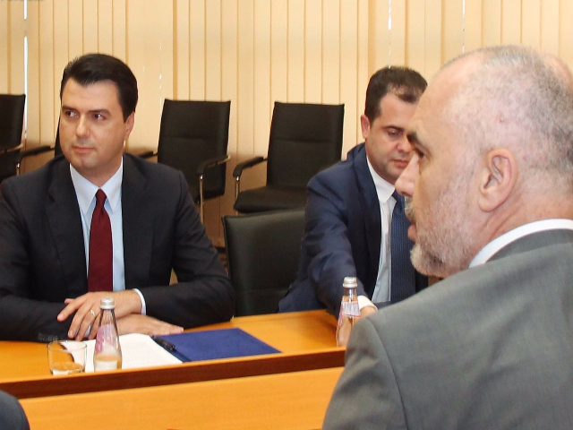 Harasani: Darka e fshehtë e Vjenës Rama-Basha, nuk po tretet ! Harasani: Darka e fshehtë e Vjenës Rama-Basha, nuk po tretet !