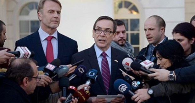 DASH mbështet ambasadorin Baily në Maqedoni DASH mbështet ambasadorin Baily në Maqedoni