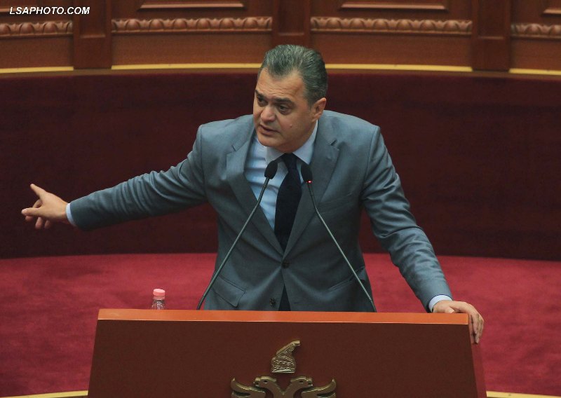 Blushi: Rama Meta po i vënë shkelmin e fundit Republikës Blushi: Rama Meta po i vënë shkelmin e fundit Republikës