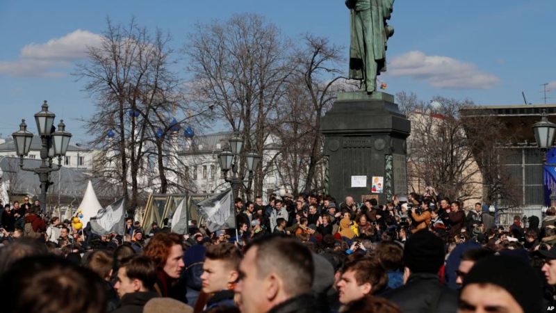 Protesta në mbarë Rusinë kundër korrupsionit: Arrestohet kreu i opozitës Protesta në mbarë Rusinë kundër korrupsionit: Arrestohet kreu i opozitës