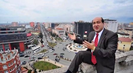 Bujar Qamili thirrje tifozëve: Të gjithë në stadium për të mbështetur Vllazninë Bujar Qamili thirrje tifozëve: Të gjithë në stadium për të mbështetur Vllazninë