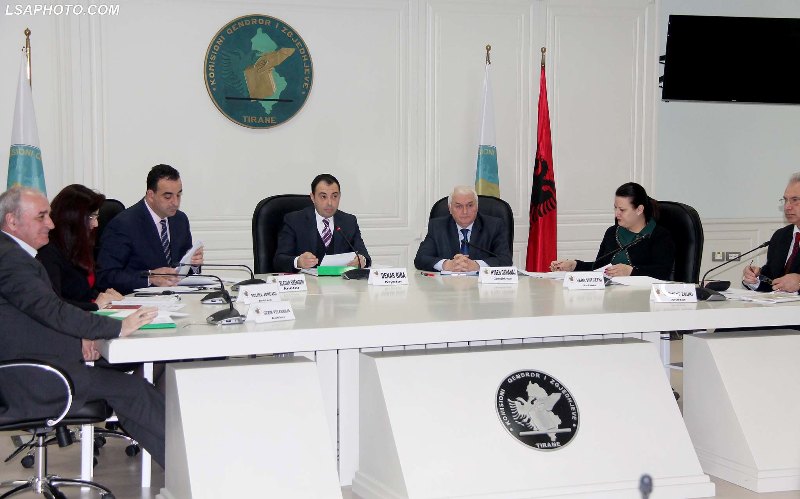 KQZ miraton listat e Renditja e partive në fletën e votimit, FRD e para, PS e fundit KQZ miraton listat e Renditja e partive në fletën e votimit, FRD e para, PS e fundit