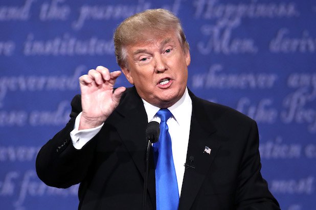 Donald Trump pezullon tarifat për 3 muaj Donald Trump pezullon tarifat për 3 muaj