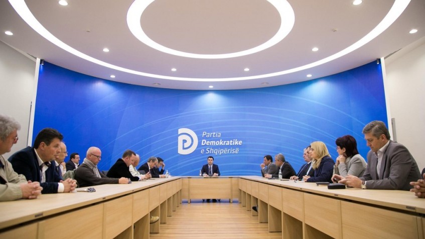 Opozita kërkon sot në Parlament rikthimin e sistemit maxhoritar Opozita kërkon sot në Parlament rikthimin e sistemit maxhoritar