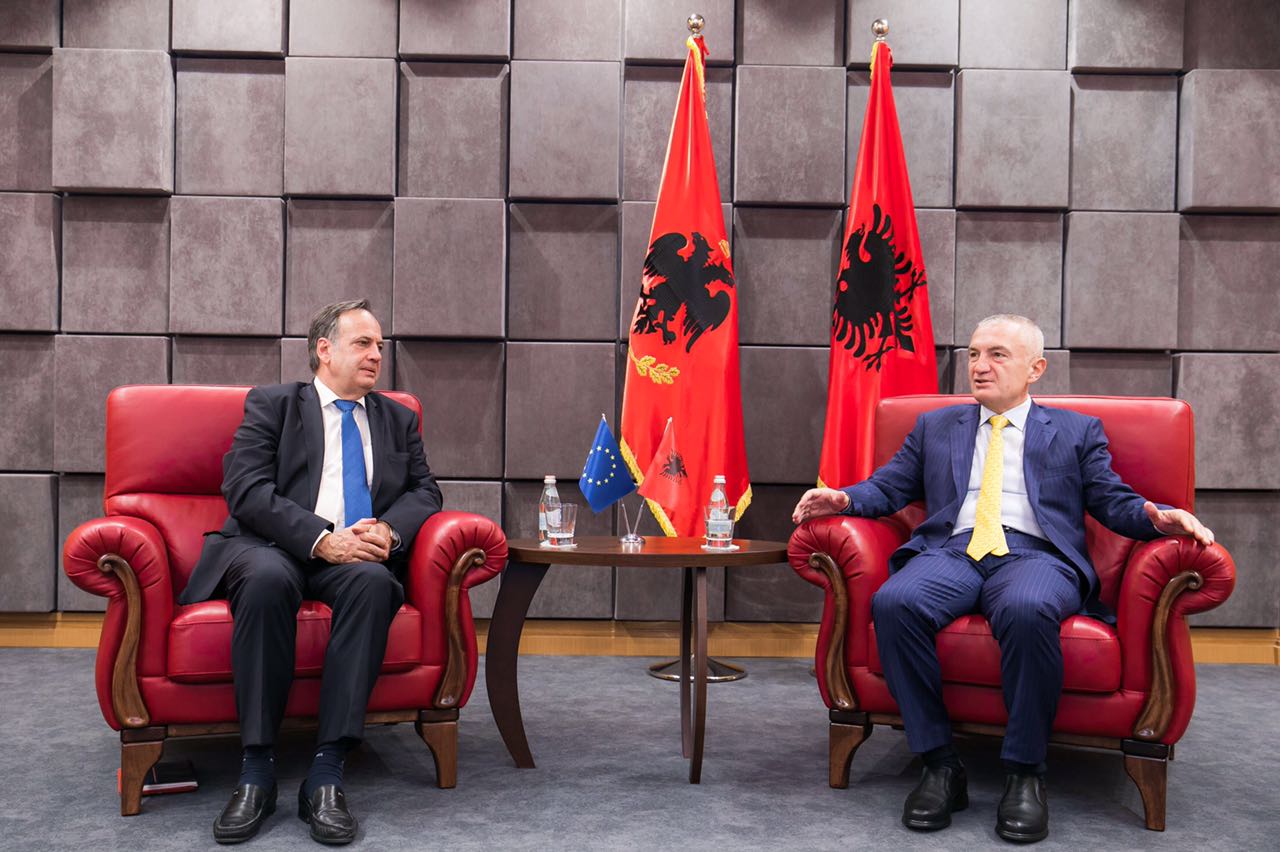 Përfaqësuesit e lart të BE, vizitë të papritur tek Ilir Meta në Presidencë Përfaqësuesit e lart të BE, vizitë të papritur tek Ilir Meta në Presidencë