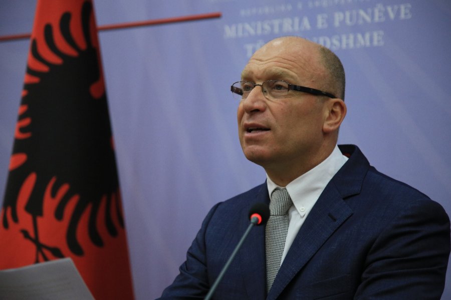 ”Habilajt”, mesazhi i fortë i ish-Ministrit Demiraj: E vërteta do të verbojë politikën e korruptuar. ”Habilajt”, mesazhi i fortë i ish-Ministrit Demiraj: E vërteta do të verbojë politikën e korruptuar.