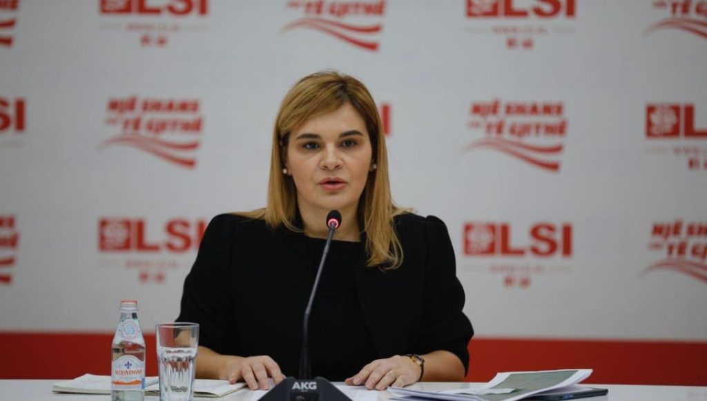 Kryemadhi mos njihni shtetin e Edi Ramës: Opozita në orën 12:00 do të marrë një vendim politik Kryemadhi mos njihni shtetin e Edi Ramës: Opozita në orën 12:00 do të marrë një vendim politik