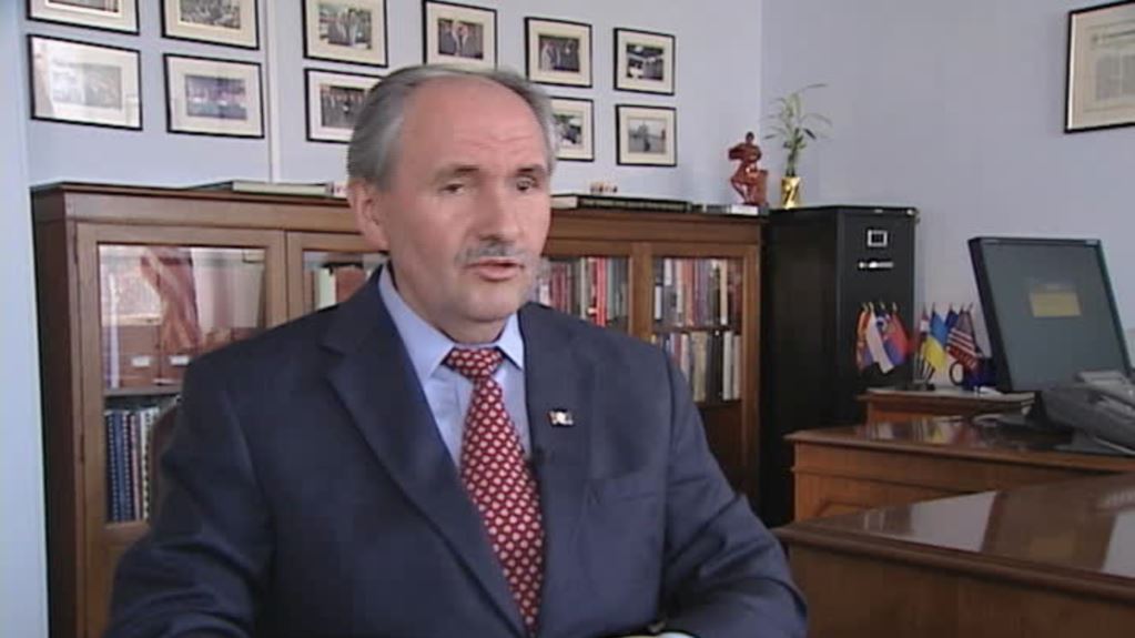 Drejtori i Zërit të Amerikës Biberaj: Nuk është e lehtë dosja e Adriatik Llallës Drejtori i Zërit të Amerikës Biberaj: Nuk është e lehtë dosja e Adriatik Llallës