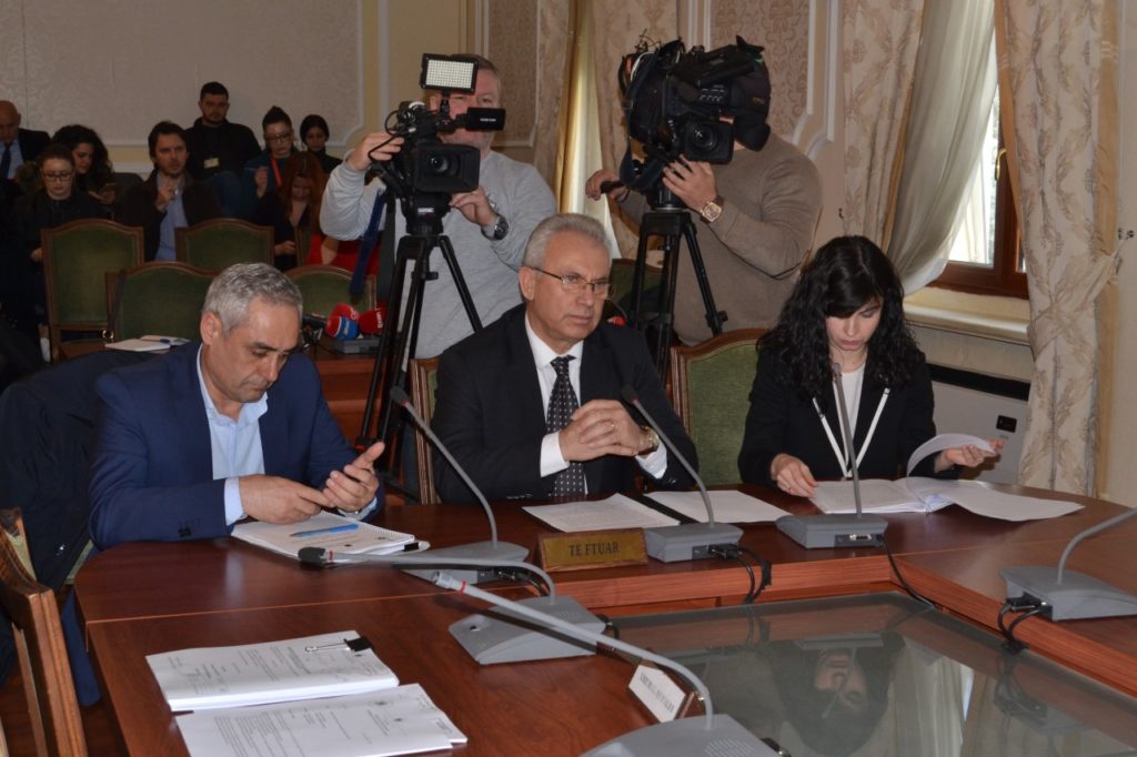 PS kërkon shpjegime nga kreu i KQZ-së: Ju mbyllni sytë ndaj lobimit të PD-së në SHBA PS kërkon shpjegime nga kreu i KQZ-së: Ju mbyllni sytë ndaj lobimit të PD-së në SHBA