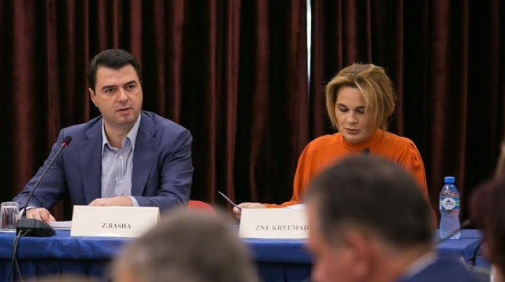Mbledhja PD-LSI/ Mbetet të përcaktohet data, opozita paralajmëron protestë masive: Nuk do bëjmë kërkesë në polici Mbledhja PD-LSI/ Mbetet të përcaktohet data, opozita paralajmëron protestë masive: Nuk do bëjmë kërkesë në polici