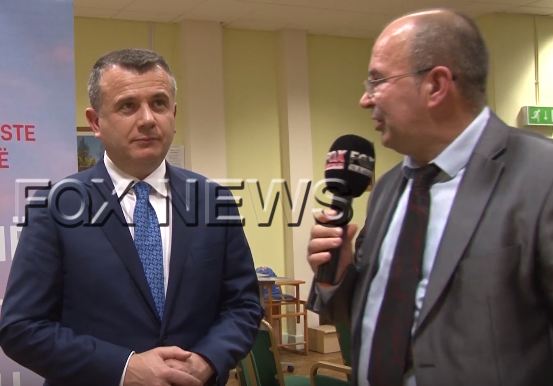 Taulant Balla flet për Fax News nga Londra: Bojkotit të PD-së po i vjen fundi, duhet t’iu mundësojmë votën emigrantëve (Video) Taulant Balla flet për Fax News nga Londra: Bojkotit të PD-së po i vjen fundi, duhet t’iu mundësojmë votën emigrantëve (Video)