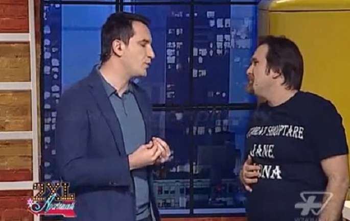 Aktori i njohur paralajmëron Veliajn: O lali, çohu ndiz kamerat… Do të shembin shtëpinë Aktori i njohur paralajmëron Veliajn: O lali, çohu ndiz kamerat… Do të shembin shtëpinë