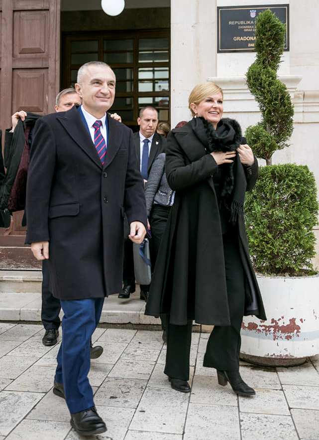 Vizitë historike e Presidentit shqiptar dhe Presidentes kroate te arbanasit e Zarës Vizitë historike e Presidentit shqiptar dhe Presidentes kroate te arbanasit e Zarës