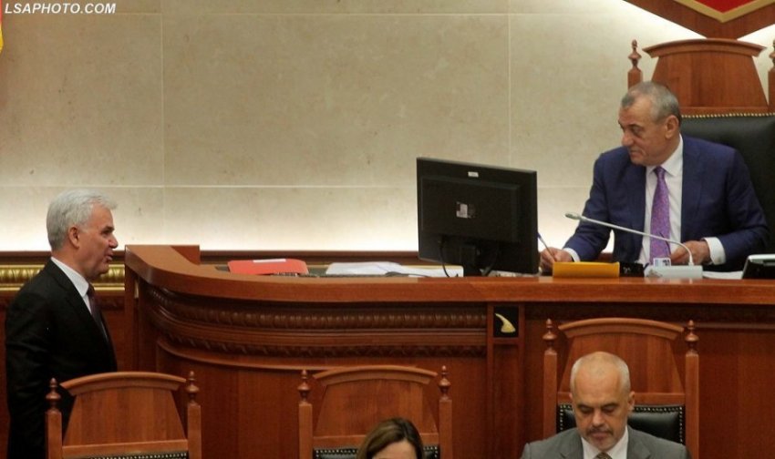 Kuvendi voton shkarkimin e Fatmir Xhafaj: Min. Brendshme pa titullar Kuvendi voton shkarkimin e Fatmir Xhafaj: Min. Brendshme pa titullar