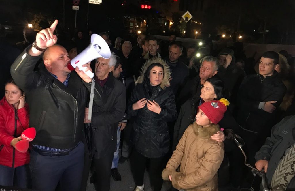 Marveshja: Qeveria dhe Opozita shqiptare kundër qytetarëve të vet Marveshja: Qeveria dhe Opozita shqiptare kundër qytetarëve të vet