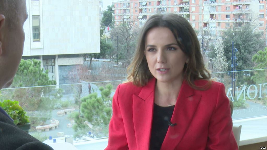 Rudina Hajdari: Nuk e djeg mandatin, respektoj Kushtetutën, veprimi i PD i nxituar Rudina Hajdari: Nuk e djeg mandatin, respektoj Kushtetutën, veprimi i PD i nxituar