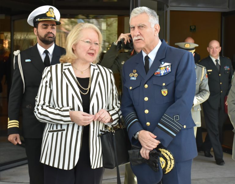 Shefi i Shtabit të Përgjithshëm të Greqisë në festimin e 10 vjetorit të Shqipërisë në NATO Shefi i Shtabit të Përgjithshëm të Greqisë në festimin e 10 vjetorit të Shqipërisë në NATO