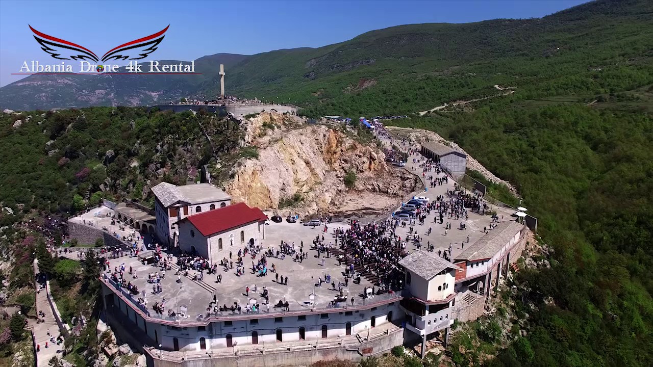 Kisha e Laçit, hap dyert për besimtarët. Nis peligrinazhi Kisha e Laçit, hap dyert për besimtarët. Nis peligrinazhi