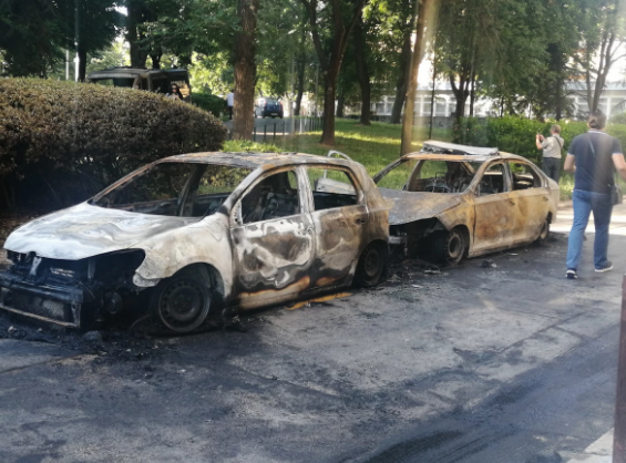 Protesta të ashpëra në Beograd! Plagosen 43 policë dhe 17 civil Protesta të ashpëra në Beograd! Plagosen 43 policë dhe 17 civil
