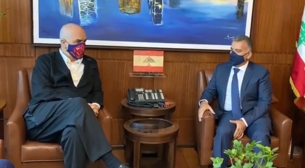 Kryeministri Rama takon gjeneralin në Beirut: Po kthehemi në atdhe bashkë me fëmijët Kryeministri Rama takon gjeneralin në Beirut: Po kthehemi në atdhe bashkë me fëmijët