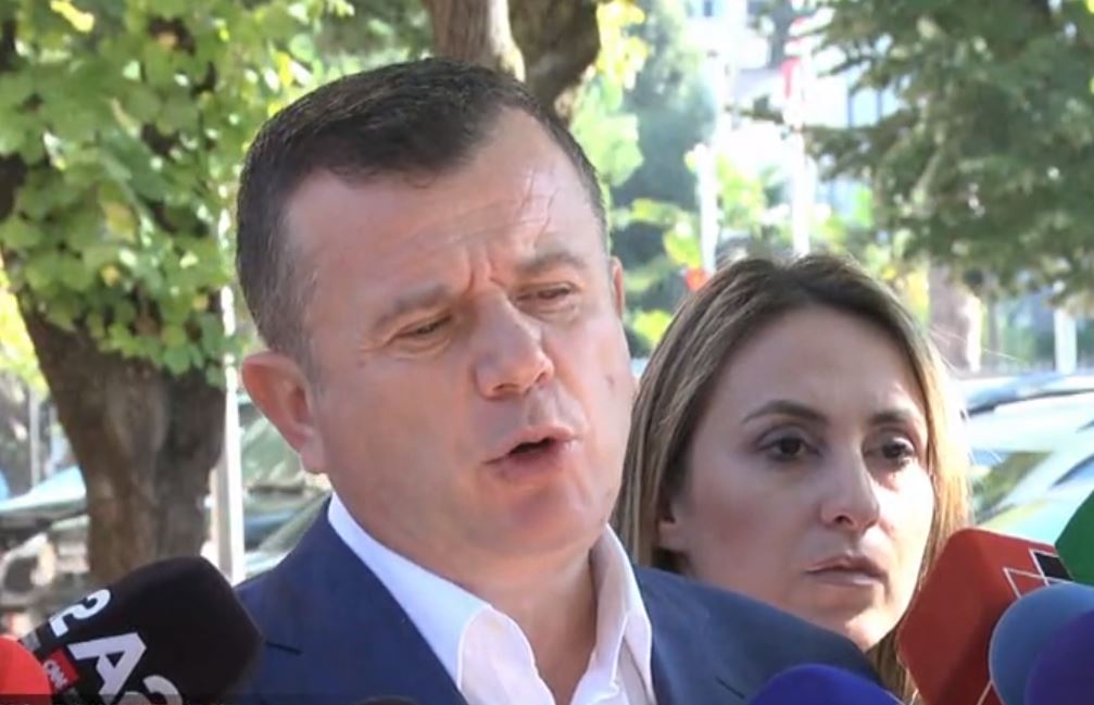 Dënohet me 20 vite burg ish polici serb për krime lufte në Kosovë Dënohet me 20 vite burg ish polici serb për krime lufte në Kosovë