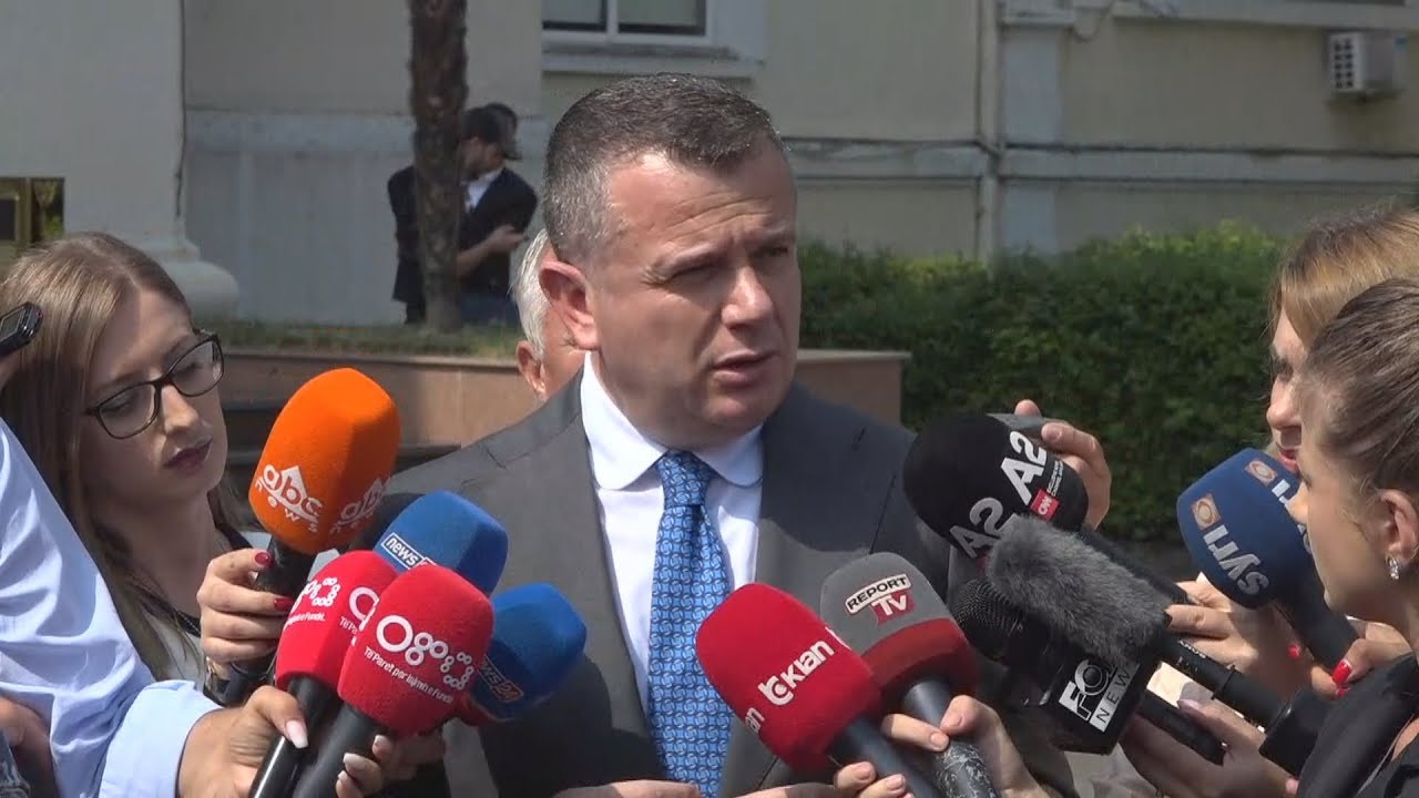 Reforma zgjedhore/ Balla: Jemi në negociata me PD-në zyrtare për të gjetur formulimet e sakta Reforma zgjedhore/ Balla: Jemi në negociata me PD-në zyrtare për të gjetur formulimet e sakta