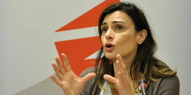Shkrimtarja serbe ia plas në sy Vuçiçit: Kosova është e pavarur, Serbia duhet ta njohë! Shkrimtarja serbe ia plas në sy Vuçiçit: Kosova është e pavarur, Serbia duhet ta njohë!