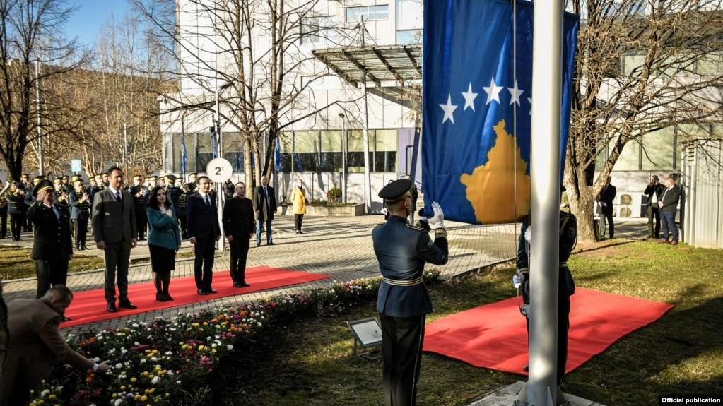 14-vjetori i Pavarësisë së Kosovës/ Seancë solemne në Kuvend, ushtarët dhe policët e Kosovës parakalojnë në Prishtinë 14-vjetori i Pavarësisë së Kosovës/ Seancë solemne në Kuvend, ushtarët dhe policët e Kosovës parakalojnë në Prishtinë