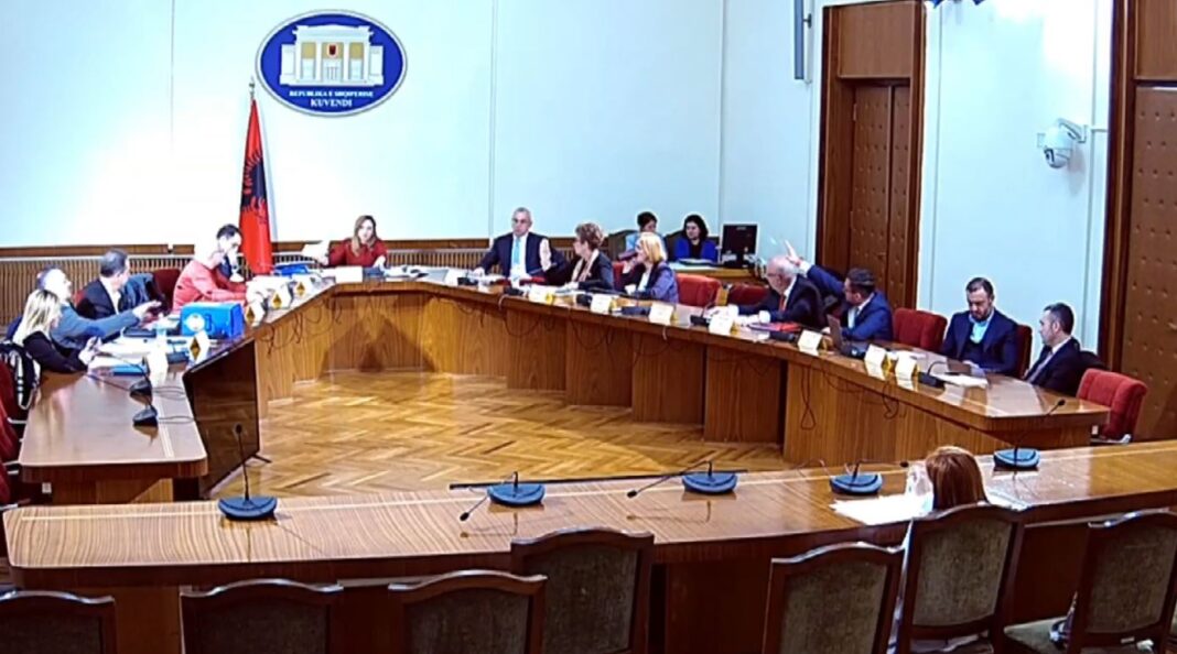 Blendi Kajsiu: Opozitarizmi parlamentar që po djeg qeverinë Rama. Pse inceneratoret po tronditin themelet e… Blendi Kajsiu: Opozitarizmi parlamentar që po djeg qeverinë Rama. Pse inceneratoret po tronditin themelet e…