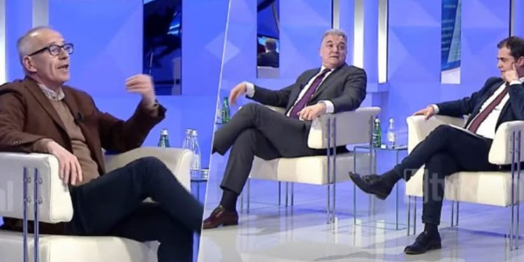 Debat i ashpër në Opinion: Mark Marku i kthehet Çlirim Gjatës dhe Oerd Bylykbashit: Jeni një m*t dhe hani m*tin tuaj Debat i ashpër në Opinion: Mark Marku i kthehet Çlirim Gjatës dhe Oerd Bylykbashit: Jeni një m*t dhe hani m*tin tuaj