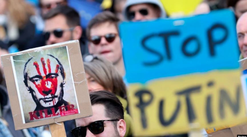 Protestestuesit në Bruksel, kërkojnë ndërhyrjen e Perëndimit në Ukrainë Protestestuesit në Bruksel, kërkojnë ndërhyrjen e Perëndimit në Ukrainë