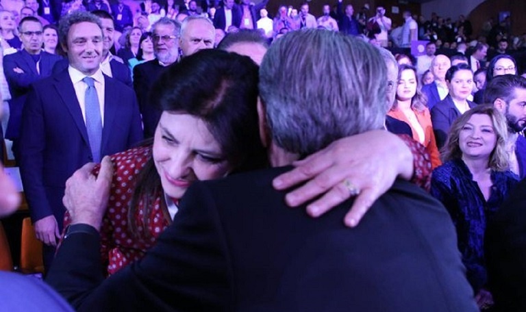 Avokati Gurabardhi: Lotët e Xhozit (Jozit) dhe KONGRESI i PARTISË/ Ky ishte kongresi i Riciklimit, jo i bashkimit Avokati Gurabardhi: Lotët e Xhozit (Jozit) dhe KONGRESI i PARTISË/ Ky ishte kongresi i Riciklimit, jo i bashkimit