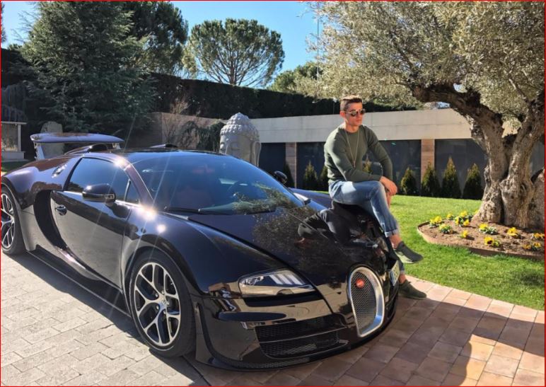 Aksidentohet makina e Cristiano Ronaldos në Majorka, ku ylli portugez ndodhet me familjen për pushime Aksidentohet makina e Cristiano Ronaldos në Majorka, ku ylli portugez ndodhet me familjen për pushime